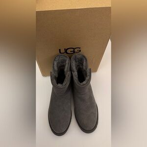 UGG Women Sz~6~Brand new in box~Kristin boot~Gray